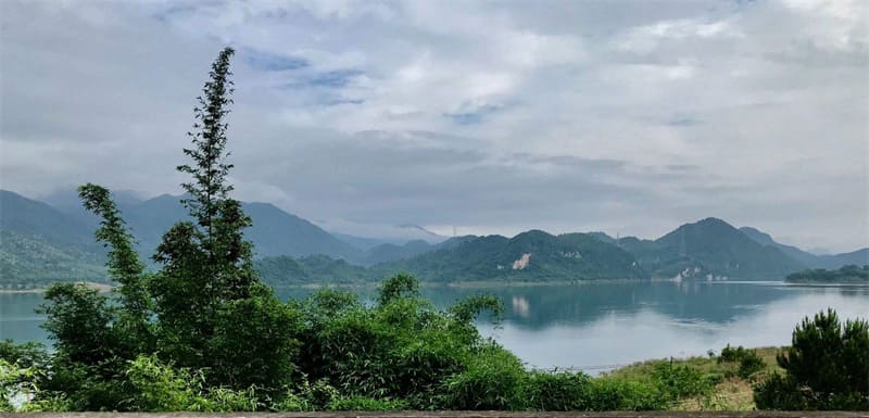 知明律所韶关团建，登天梯览险峰奇景